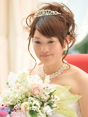 結婚式 髪型 花嫁 サイドアップ 美しい髪