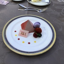 ホテル阪急インターナショナルの画像｜試食会デザート。チョコプレートのイニシャルは当日は新郎新婦のイニシャルにできるそうです。