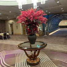 ホテル阪急インターナショナルの画像｜ロビーの花