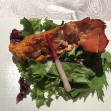 琵琶湖ホテルの画像｜オマール海老のウニ風味で、一口サイズに切られており、女性も食べやすいと感じました