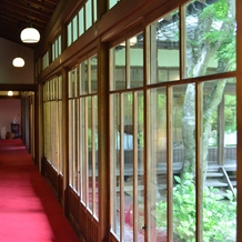 富士屋ホテルの画像｜菊華荘御座所の廊下、左手側がお庭