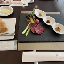 Ａｒｔ Ｂｅｌｌ Ａｎｇｅ 札幌の画像｜試食として3種類の薬味付きのローストビーフととってもふわふわの柔らかいパンを頂き美味しかったです！！