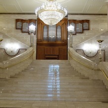 ザ・ロイヤルクラシック姫路の画像｜大階段　正面