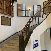 ホテルモントレ銀座の画像｜エントランスの螺旋階段
