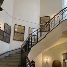 ホテルモントレ銀座の画像｜写真撮影スポット: 挙式会場外のらせん階段
