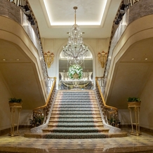 横浜ロイヤルパークホテルの画像｜宴会棟の写真スポットの大階段
