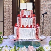 ホテルグランドヒル市ヶ谷の画像｜ウェディングケーキは大きなものにしました。