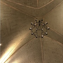 ベルヴィ宇都宮の画像｜天井にはシャンデリアがあります