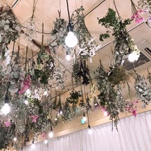 ＧＲＡＮＤ ＣＩＥＬ ＯＫＡＺＡＫＩ（グランシェル岡崎）の画像｜天井に飾ってあったお花の写真