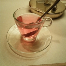 の画像｜宿泊ルームにあるイチゴのお茶です。