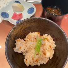三瀧荘の画像｜炊き込みご飯と赤出汁と香物