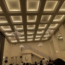ONE＆ONLY　ル・グラン・ミラージュの画像｜披露宴会場です。
天井が高く、白を基調としています。