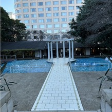 グランドプリンスホテル高輪 貴賓館の画像｜噴水付きガーデン