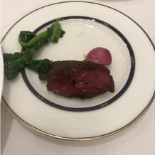 アニヴェルセル ヒルズ横浜の画像｜牛フィレ肉のステーキ。
実際にコースにある。