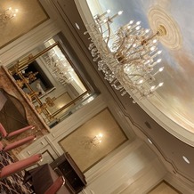 Ｐａｌａｃｅ　Ｈｏｔｅｌ　Ｔａｃｈｉｋａｗａ（パレスホテル立川）の画像｜これは少人数用の披露宴会場です！シャンデリアが一目惚れでした！