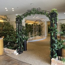 ホテルクラウンパレス浜松の画像｜挙式会場入口