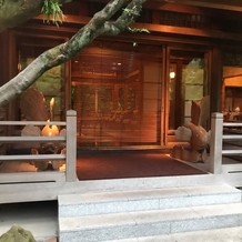 THE　GARDEN　PLACE　SOSHUEN（蘇州園）の画像｜テラスルーム併設の中庭に続く通路