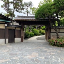 THE　GARDEN　PLACE　SOSHUEN（蘇州園）の画像｜外玄関の門構え