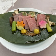 明治神宮・明治記念館の画像｜和食のメニューの中の一品。お肉が柔らかすぎます。