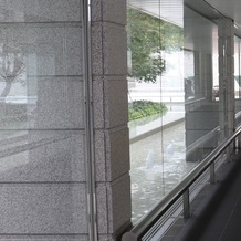 エクシブ京都 八瀬離宮の画像｜水の廊下を渡ってロビーまで行くのが素敵でした。