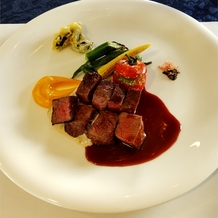 ホテルニューオータニ高岡の画像｜メインのお肉はボリューミー。2種類のソースで楽しめました。