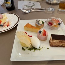 広島エアポートホテル　フォレストヒルズガーデンの画像｜デザートとウェディングケーキ
