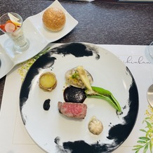 アーククラブ迎賓館　新潟の画像｜にんじんスープと、隣のホタテの前菜がすごくおいしかったです。