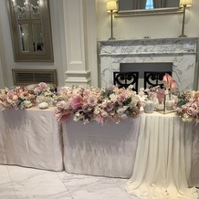 アーフェリーク迎賓館 大阪の画像｜ピンクと白のお花が可愛いすぎます。