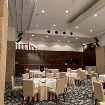 Ｋｉｎｇ Ａｍｂａｓｓａｄｏｒ Ｈｏｔｅｌ 熊谷　（キングアンバサダーホテル熊谷）の画像｜階段演出可能