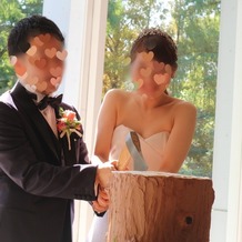 鶴見ノ森　迎賓館の画像｜リアル切株ケーキでケーキカットは斧