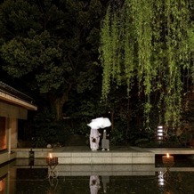 名古屋　河文の画像｜石舞台の水は枯れ葉が多く落ちていて綺麗ではありませんでした