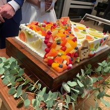 ヴェルミヨンバーグ名古屋の画像｜要望通りフルーツを贅沢にこぼしたケーキ！