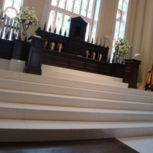 ラヴィール金沢の画像｜綺麗な階段のチャペル