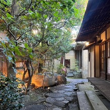 アカガネリゾート京都東山　（AKAGANE RESORT KYOTO HIGASHIYAMA）の画像｜結婚式場のお庭の一部