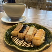 アンダーズ 東京（Andaz Tokyo）の画像｜味違いのエクレアとお茶。