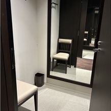 アルモニーソルーナ　表参道の画像｜ゲストの更衣室(全身鏡、コンセント等が付いている)が3、4つ程ある