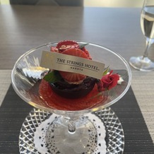 ストリングスホテル NAGOYAの画像｜試食会でいただいたデザートの写真です。
苺をたっぷり使ったパフェのようなデザートでした。