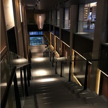 ザ・リッツ・カールトン京都の画像｜地下の披露宴会場に続く階段です。