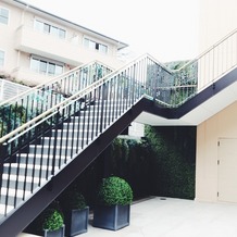 Ｗ GRAND LACERE（ダブリュー グランラセーレ）の画像｜披露宴会場に向かう外階段