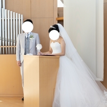 小さな結婚式　千葉店の画像｜結婚証明書に署名して、