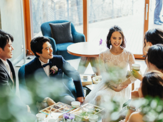 軽井沢高原教会：新郎新婦が別荘のホストとして、ゲスト同士の交流のきっかけをつくる