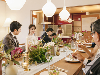 軽井沢高原教会：両家でひとつのテーブルを囲む、なごやかな時間を