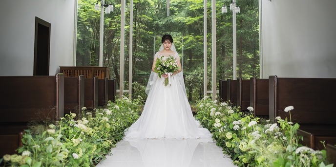 ニューアート・エレガンス　●ホテル軽井沢エレガンス：飾らず自然体の花嫁を。心地よさと特別感を合わせた空間を愉しみます。