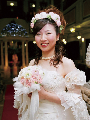 花冠の花嫁ヘアスタイルカタログ画像一覧 ゼクシィｎｅｔで結婚式 ウエディング ブライダルのヘアスタイル 髪型 探し