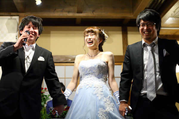 マジックアワーの光に包まれた誓い 結婚式実例集 ゼクシィ