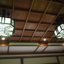 橿原神宮　養正殿（ようせいでん）の画像｜貴賓館の天井照明