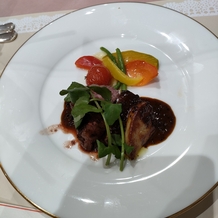 ホテルサンライフガーデン／グランドビクトリア湘南の画像｜お肉料理です。食べやすく小さめのお肉が3枚ほど