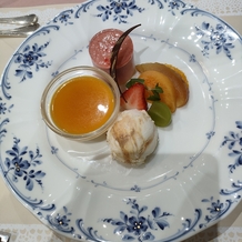 ホテルサンライフガーデン／グランドビクトリア湘南の画像｜デザートです。プリンが最高においしいです。