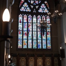 ブルーミントンヒルの画像｜教会のステンドグラスです