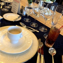 京王プラザホテルの画像｜式場料理の試食会の様子